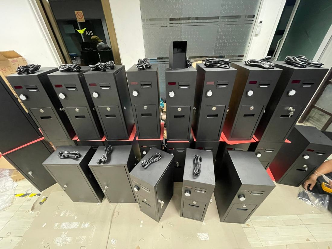 ตู้เหล็กงาน OEM ที่ประกอบ EMBIZ QR Box เข้าไปในตัวเครื่อง